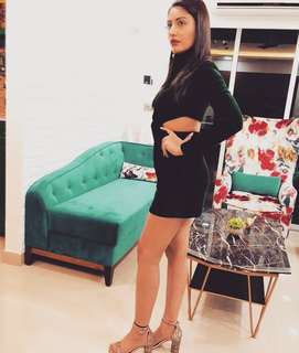 Surbhi Chandna feet photo 8