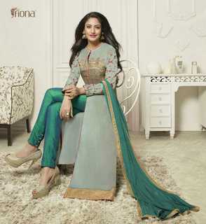 Surbhi Chandna feet photo 20