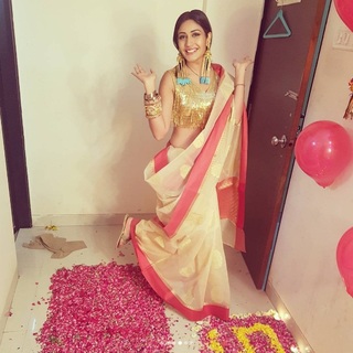 Surbhi Chandna feet photo 17