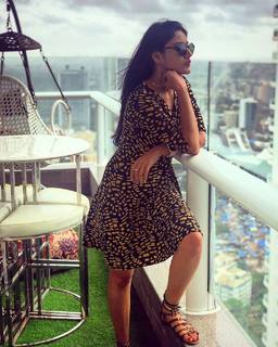 Surbhi Chandna feet photo 13