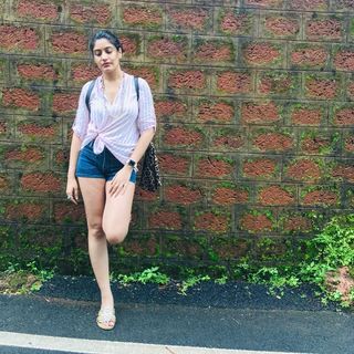 Surbhi Chandna feet photo 9