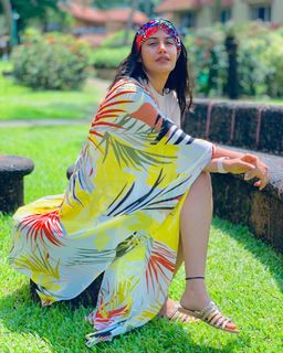 Surbhi Chandna feet photo 8