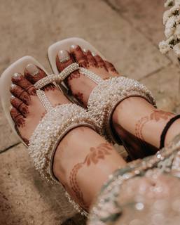 Surbhi Chandna feet photo 19
