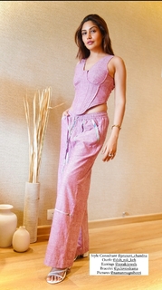 Surbhi Chandna feet photo 9
