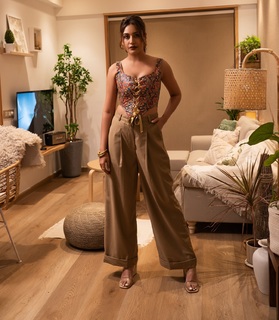 Surbhi Chandna feet photo 8