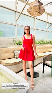 Surbhi Chandna feet photo 3