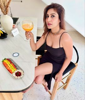 Surbhi Chandna feet photo 6