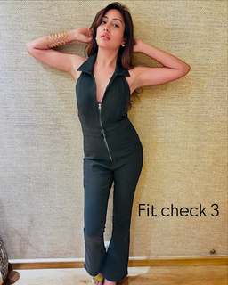 Surbhi Chandna feet photo 19
