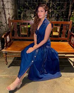 Surbhi Chandna feet photo 14