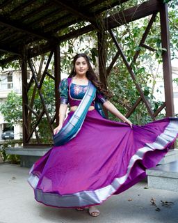 Surbhi Chandna feet photo 7