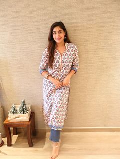 Surbhi Chandna feet photo 9