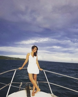 Surbhi Jyoti feet photo thumbnail