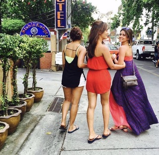 Surbhi Jyoti feet photo thumbnail