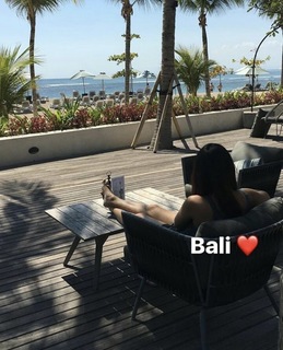 Surbhi Jyoti feet photo thumbnail