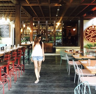 Surbhi Jyoti feet photo thumbnail