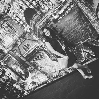 Surbhi Jyoti feet photo thumbnail