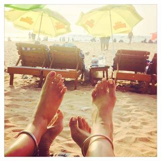 Surbhi Jyoti feet photo thumbnail