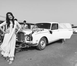 Surbhi Jyoti feet photo thumbnail