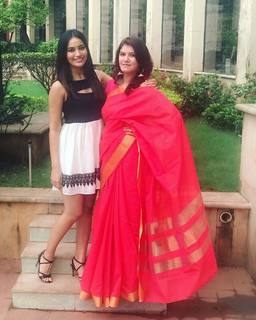 Surbhi Jyoti feet photo thumbnail