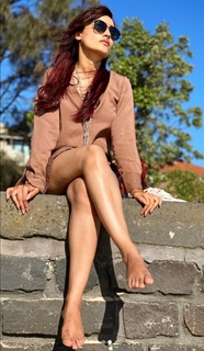 Surbhi Jyoti feet photo thumbnail