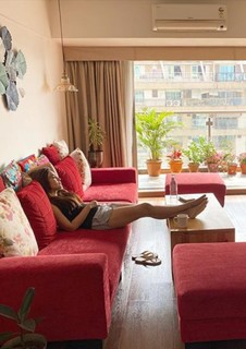 Surbhi Jyoti feet photo thumbnail