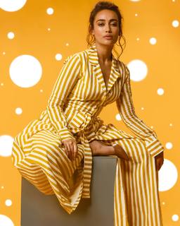 Surbhi Jyoti feet photo thumbnail