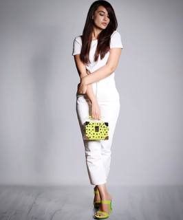 Surbhi Jyoti feet photo thumbnail