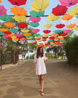 Surbhi Jyoti feet photo thumbnail