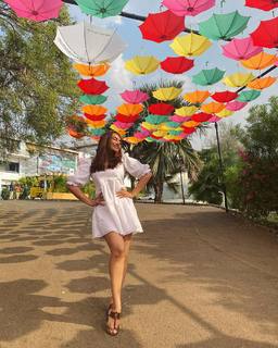 Surbhi Jyoti feet photo thumbnail