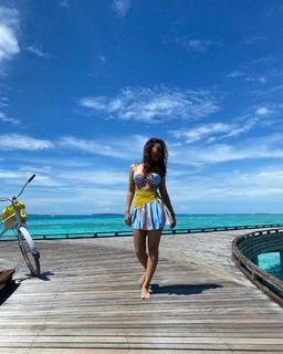 Surbhi Jyoti feet photo thumbnail