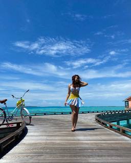 Surbhi Jyoti feet photo thumbnail