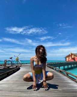 Surbhi Jyoti feet photo thumbnail