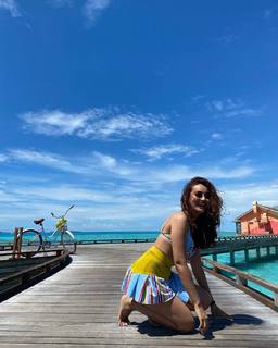 Surbhi Jyoti feet photo thumbnail