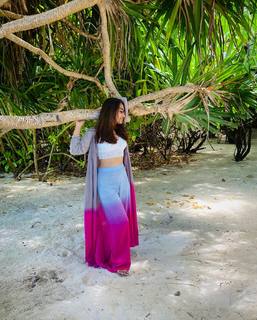 Surbhi Jyoti feet photo thumbnail