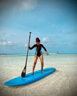 Surbhi Jyoti feet photo thumbnail