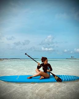 Surbhi Jyoti feet photo thumbnail