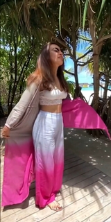 Surbhi Jyoti feet photo thumbnail