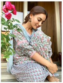 Surbhi Jyoti feet photo thumbnail