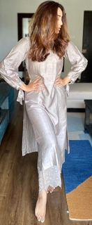 Surbhi Jyoti feet photo thumbnail