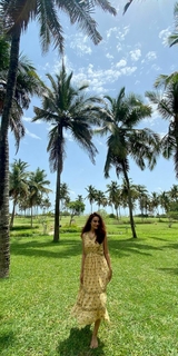 Surbhi Jyoti feet photo thumbnail