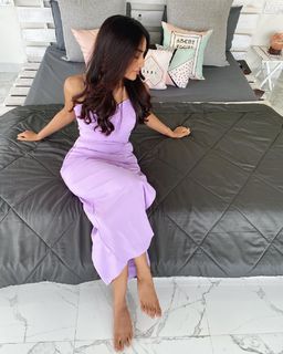 Surbhi Jyoti feet photo thumbnail