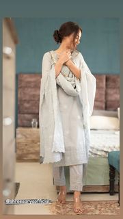 Surbhi Jyoti feet photo thumbnail