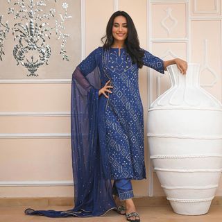 Surbhi Jyoti feet photo thumbnail