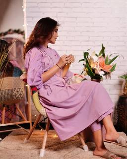 Surbhi Jyoti feet photo thumbnail