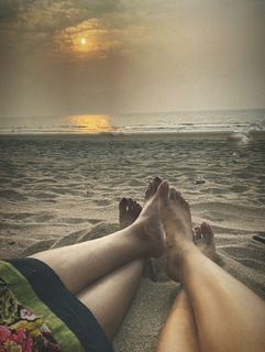 Surbhi Jyoti feet photo thumbnail