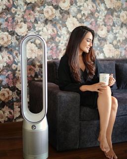 Surbhi Jyoti feet photo thumbnail