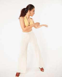 Surbhi Jyoti feet photo thumbnail