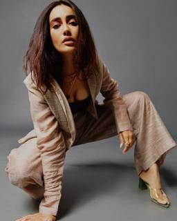 Surbhi Jyoti feet photo thumbnail