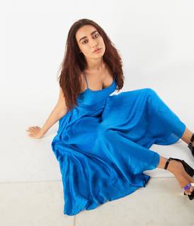 Surbhi Jyoti feet photo thumbnail