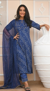 Surbhi Jyoti feet photo thumbnail